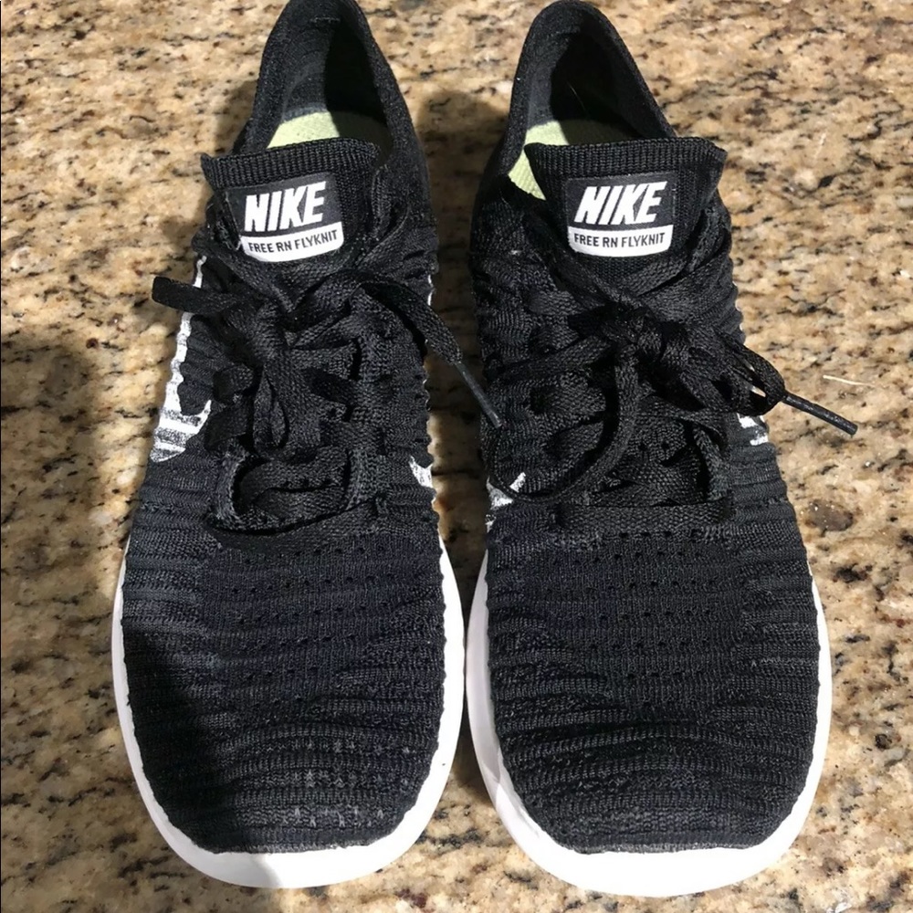 Nike Women's Sz 8 Free Run Flyknit Running Shoes